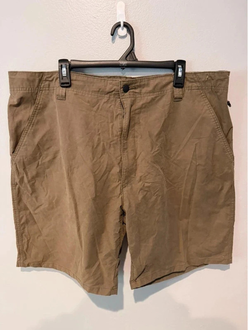 Wrangler Outdoor Men’s Size 42 Khaki Stretch Hiking Cargo Shorts